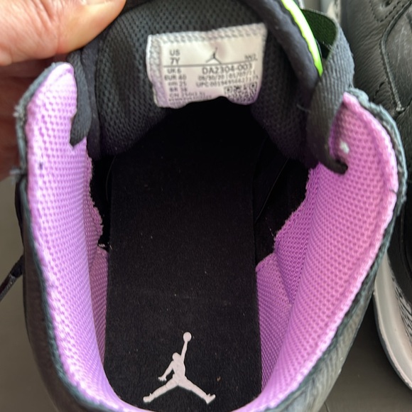 Nike Air Jordan 3 Retro GS Electric Green - Picture 4 of 8